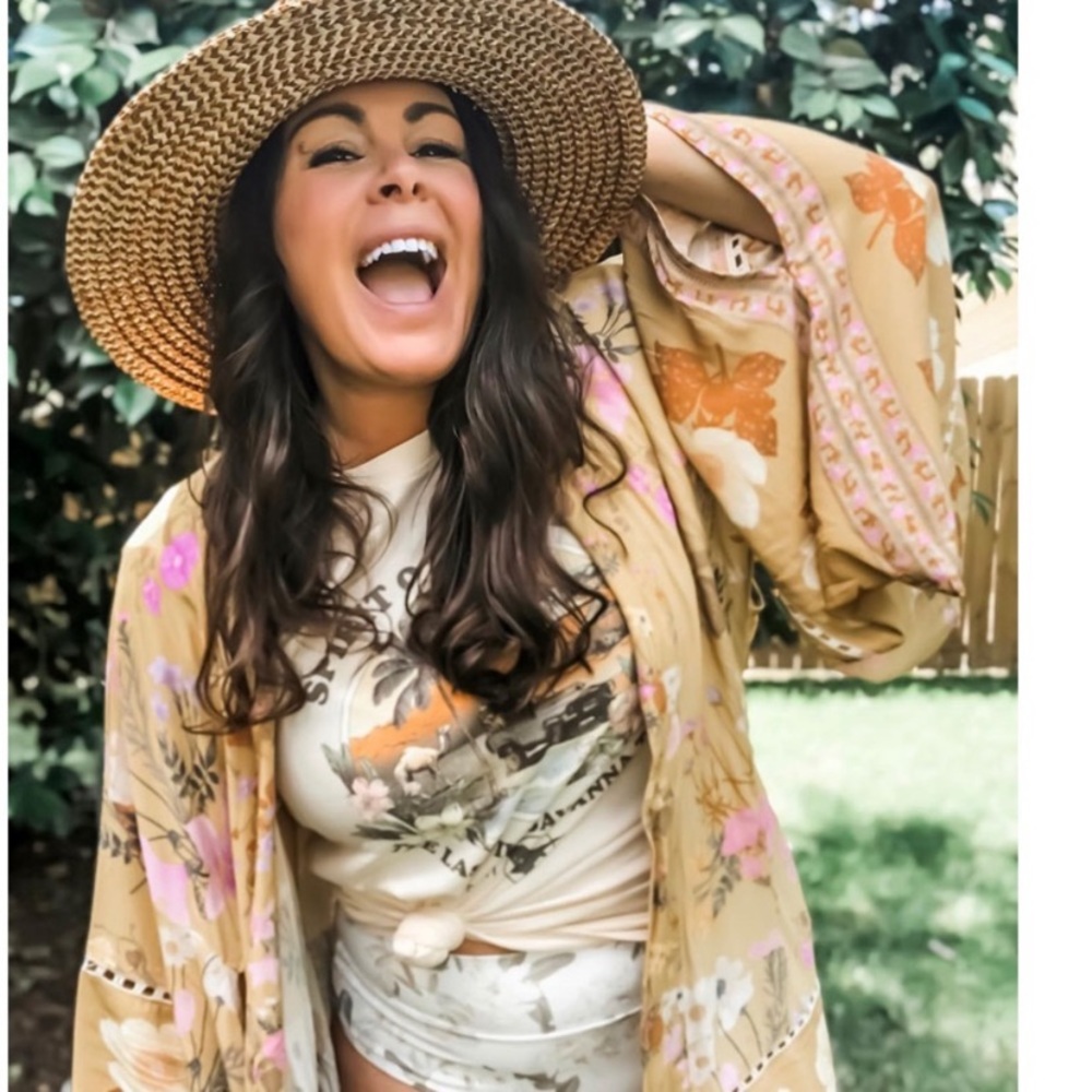 Spirit of the Wild Savannah Safari Graphic Tee - Picture 4 of 8